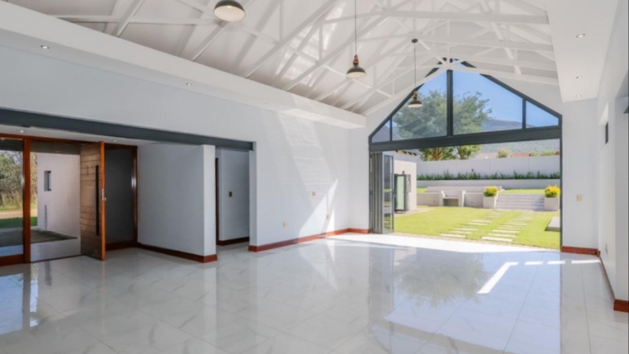 5 Bedroom Property for Sale in Leloko Lifestyle Estate North West